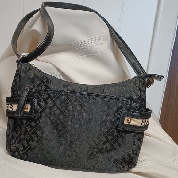 Tommy Hilfiger Handbags - Tommy Hilfiger Shoulder Bag